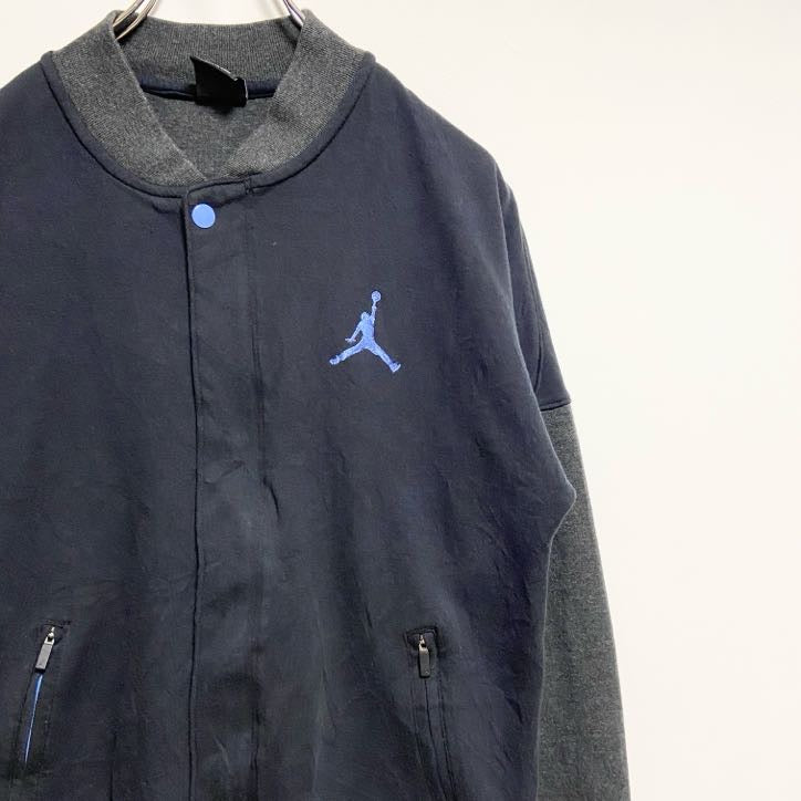 NIKE AIR JORDAN　ナイキエアジョーダン　スタジャン　黒　ブラック　灰色　グレー　秋冬服　Mサイズ