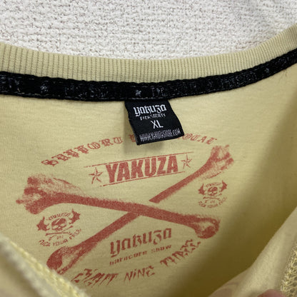 古着 used　YAKUZA　半袖プリントTシャツ　スカルデザイン　ドクロ　ロックデザイン　クリーム色　レトロ　XLサイズ