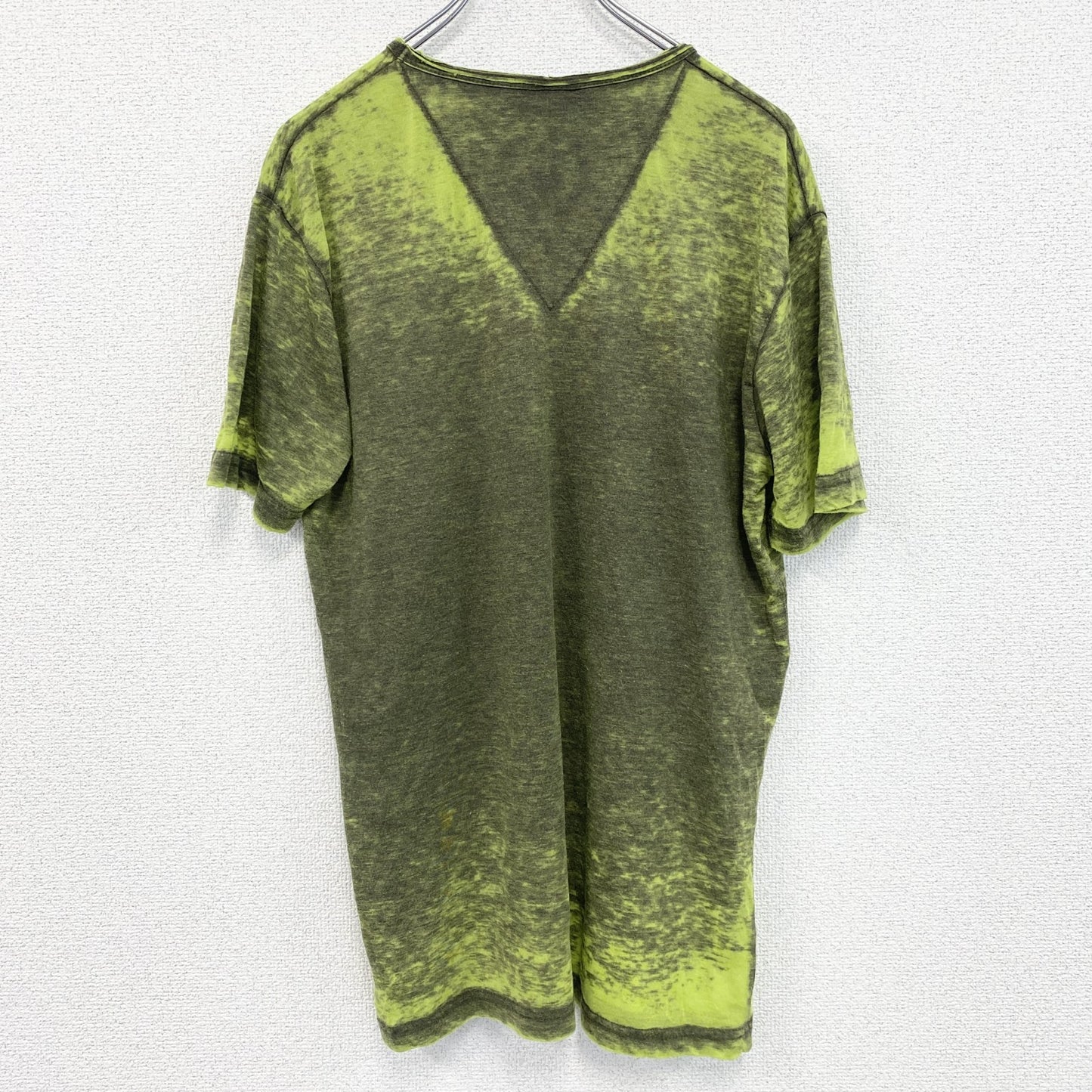 古着 used　半袖プリントTシャツ　レトロデザイン　十字架　ドクロ　Vネック　グラフィック　Y2K　緑　グリーン　Lサイズ