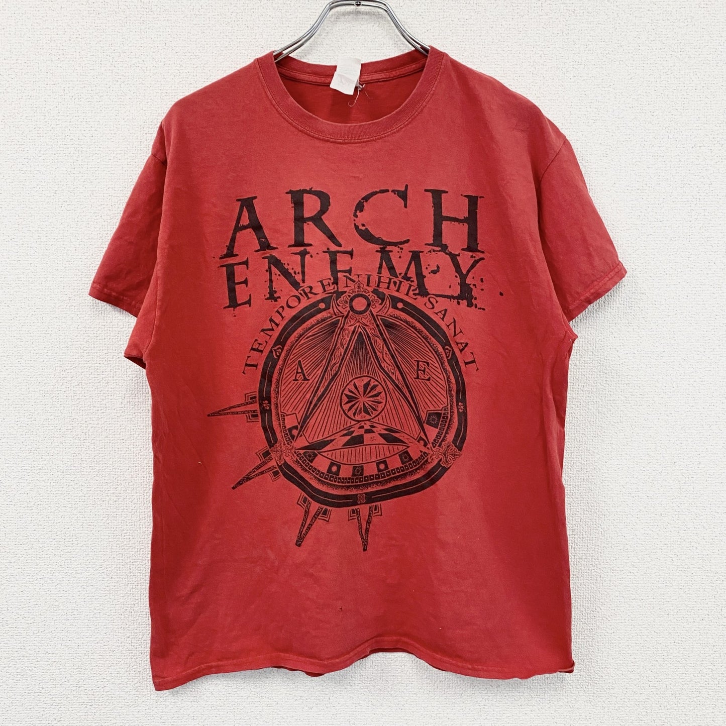 GILDAN　ギルダン　ARCH ENEMY　アーチエネミー　半袖プリントTシャツ　バンドT　赤　レッド