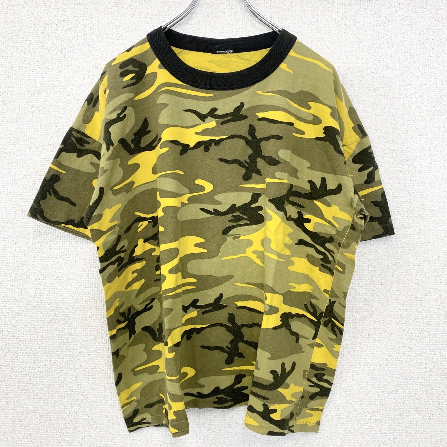古着 used　半袖プリントTシャツ　クルーネック　シングルステッチ　迷彩柄　カモフラ　レトロデザイン　カーキ