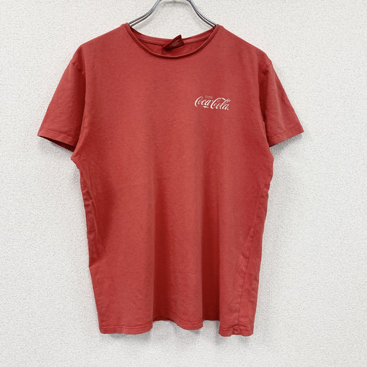 Coca-Cola　コカ・コーラ　半袖プリントTシャツ　企業ロゴ　聖地　フェード　両面プリント　赤　レッド　Mサイズ