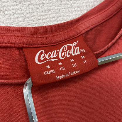 Coca-Cola　コカ・コーラ　半袖プリントTシャツ　企業ロゴ　聖地　フェード　両面プリント　赤　レッド　Mサイズ