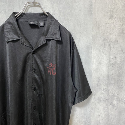古着 used　Street Culture　半袖ワンポイントシャツ　バックプリント　ドラゴン柄　黒　レトロデザイン　Lサイズ