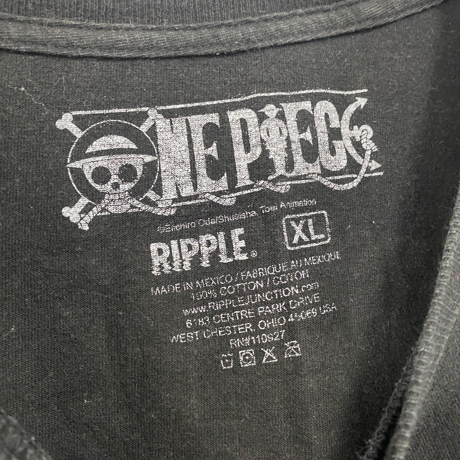 ONE PIECE　ワンピース　麦わらの一味　半袖プリントアニメTシャツ　キャラクター　黒　ブラック　XLサイズ