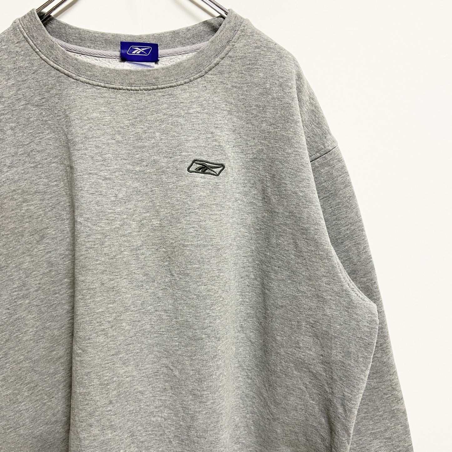 古着 used　Reebok リーボック　長袖ワンポイントロゴ刺繍スウェット　トレーナー　オーバーサイズ　グレー　XXLサイズ