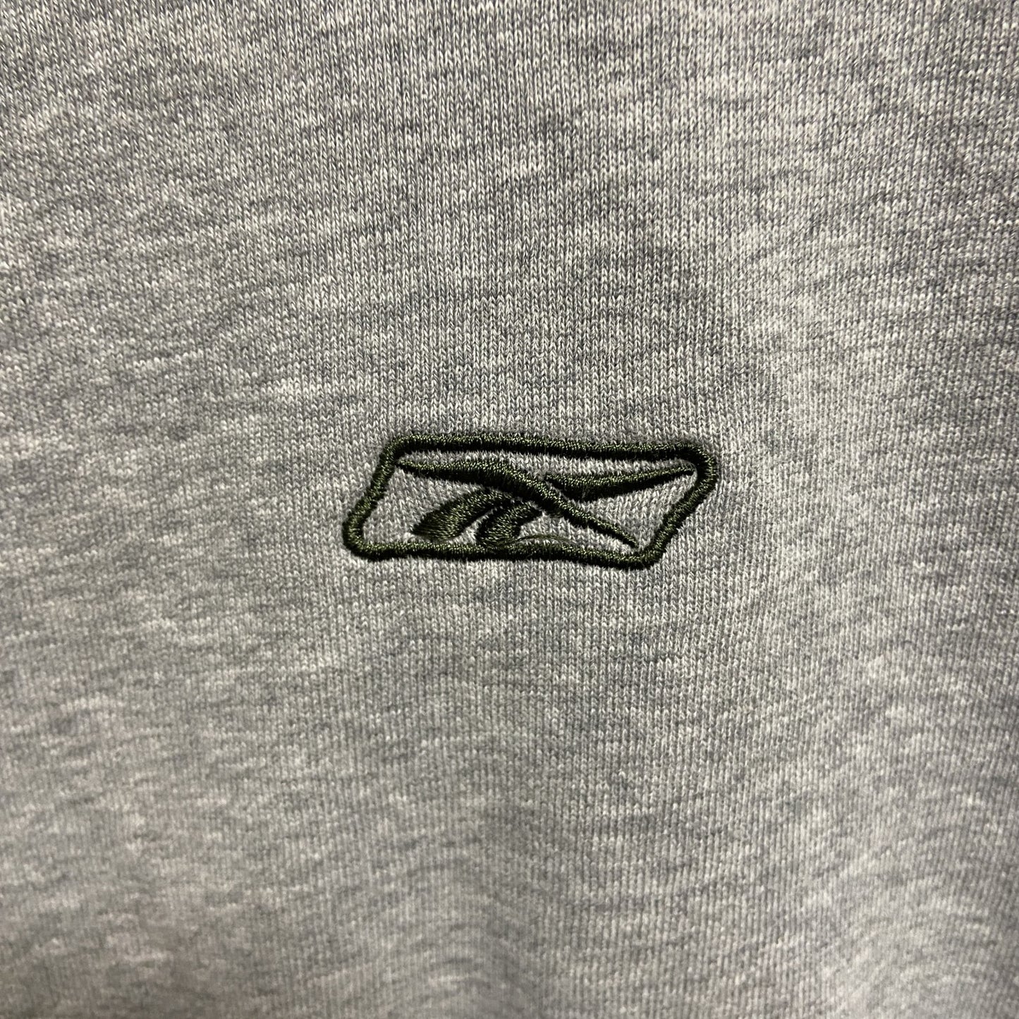 古着 used　Reebok リーボック　長袖ワンポイントロゴ刺繍スウェット　トレーナー　オーバーサイズ　グレー　XXLサイズ