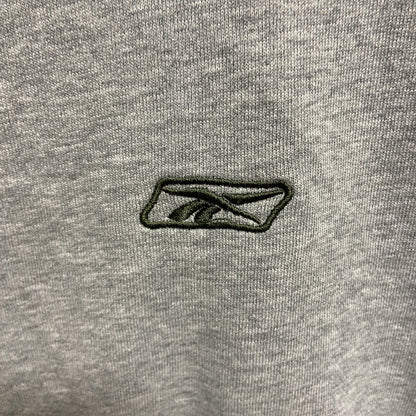 古着 used　Reebok リーボック　長袖ワンポイントロゴ刺繍スウェット　トレーナー　オーバーサイズ　グレー　XXLサイズ