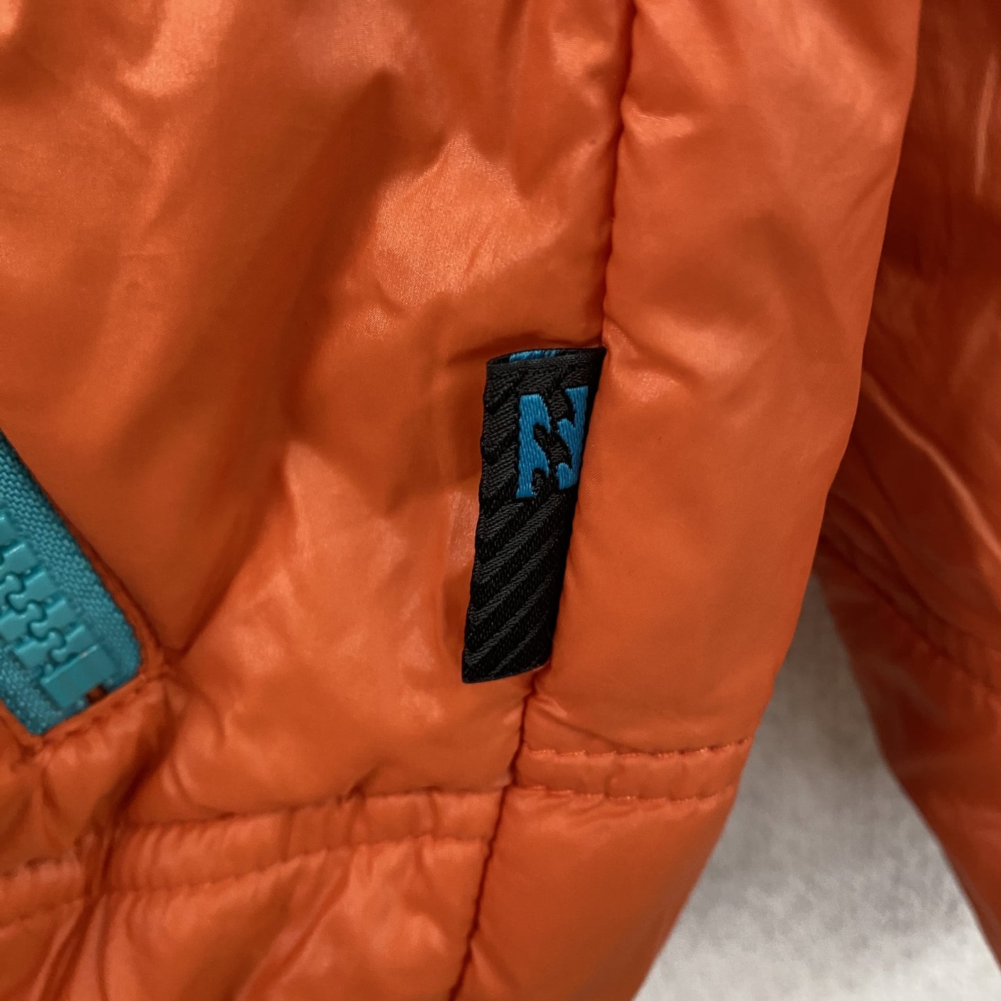 BILLABONG　ビラボン　フルジップナイロンジャケット　中綿入り　ハの字ポケット　リバーシブル　オレンジ　チェック柄