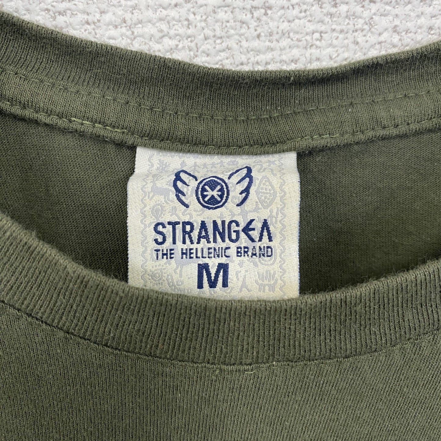 STRANGEA THE HELLENIC BRAND　半袖プリントTシャツ　スポーツ　カーキ　クルーネック　Mサイズ