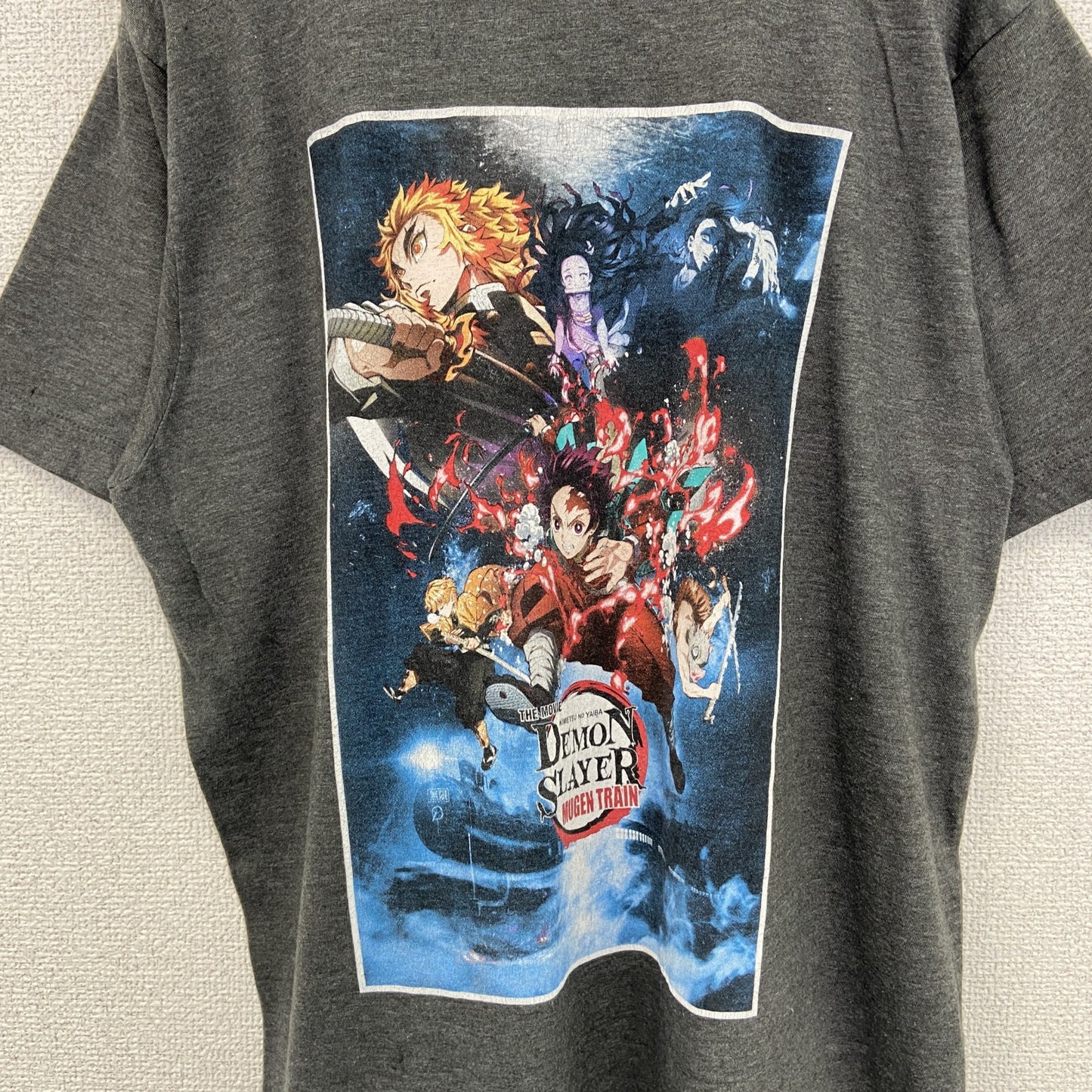 古着 used　DEMON SLAYER　半袖アニメプリントTシャツ　鬼滅の刃　カジュアル　グレー　クルーネック　Mサイズ