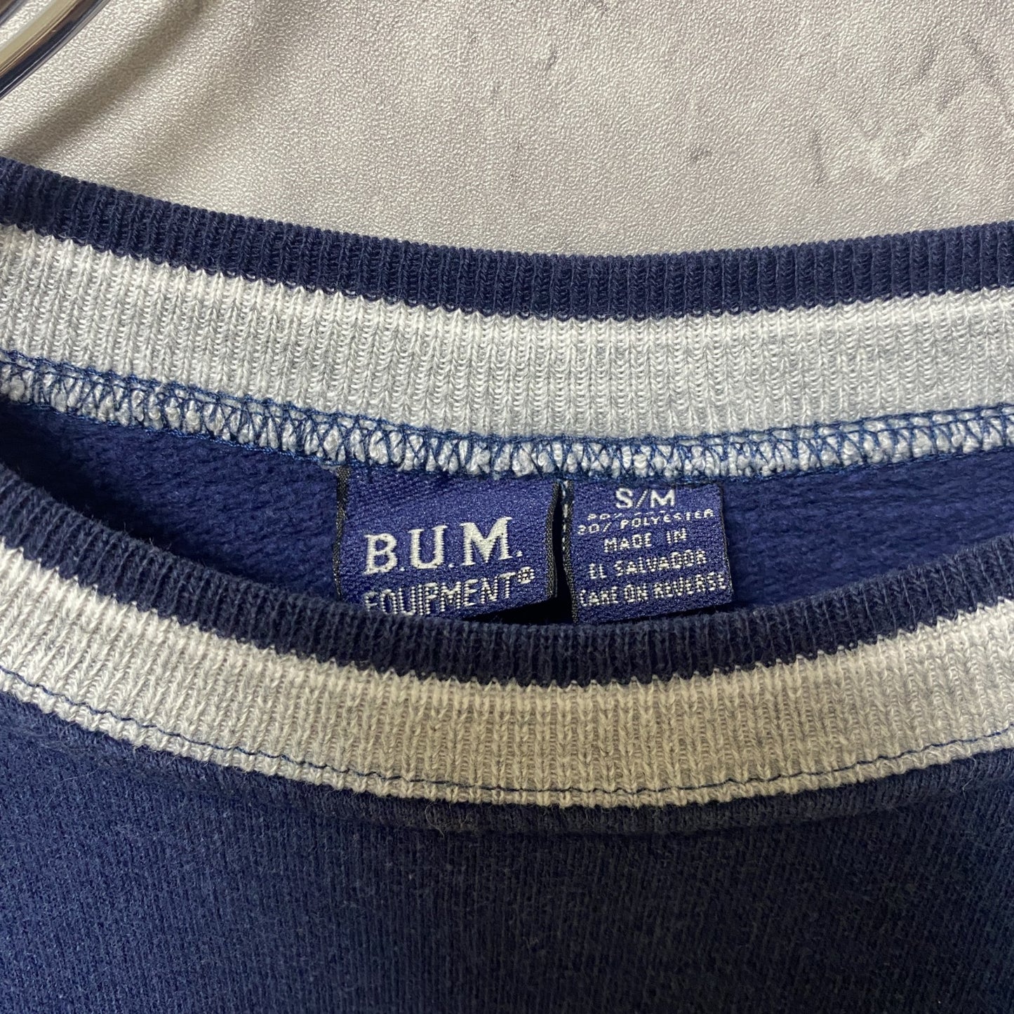 古着 used　B.U.M.EQUIPMENT　長袖リンガープリントスウェット　トレーナー　ネイビー　紺色　レトロ　Mサイズ