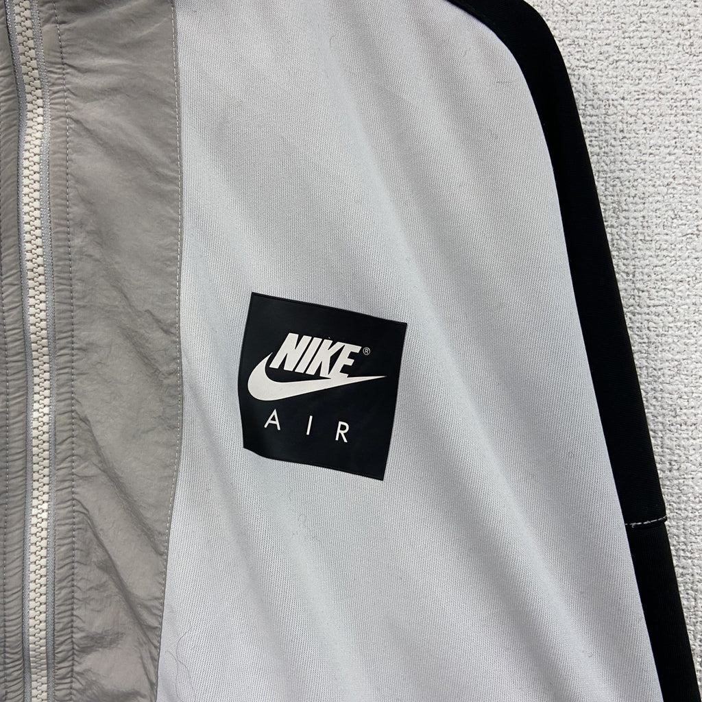 NIKE　ナイキ　トラックジャケット/ジャージ　ハーフジップ　黒　ブラック　白　ホワイト　Mサイズ
