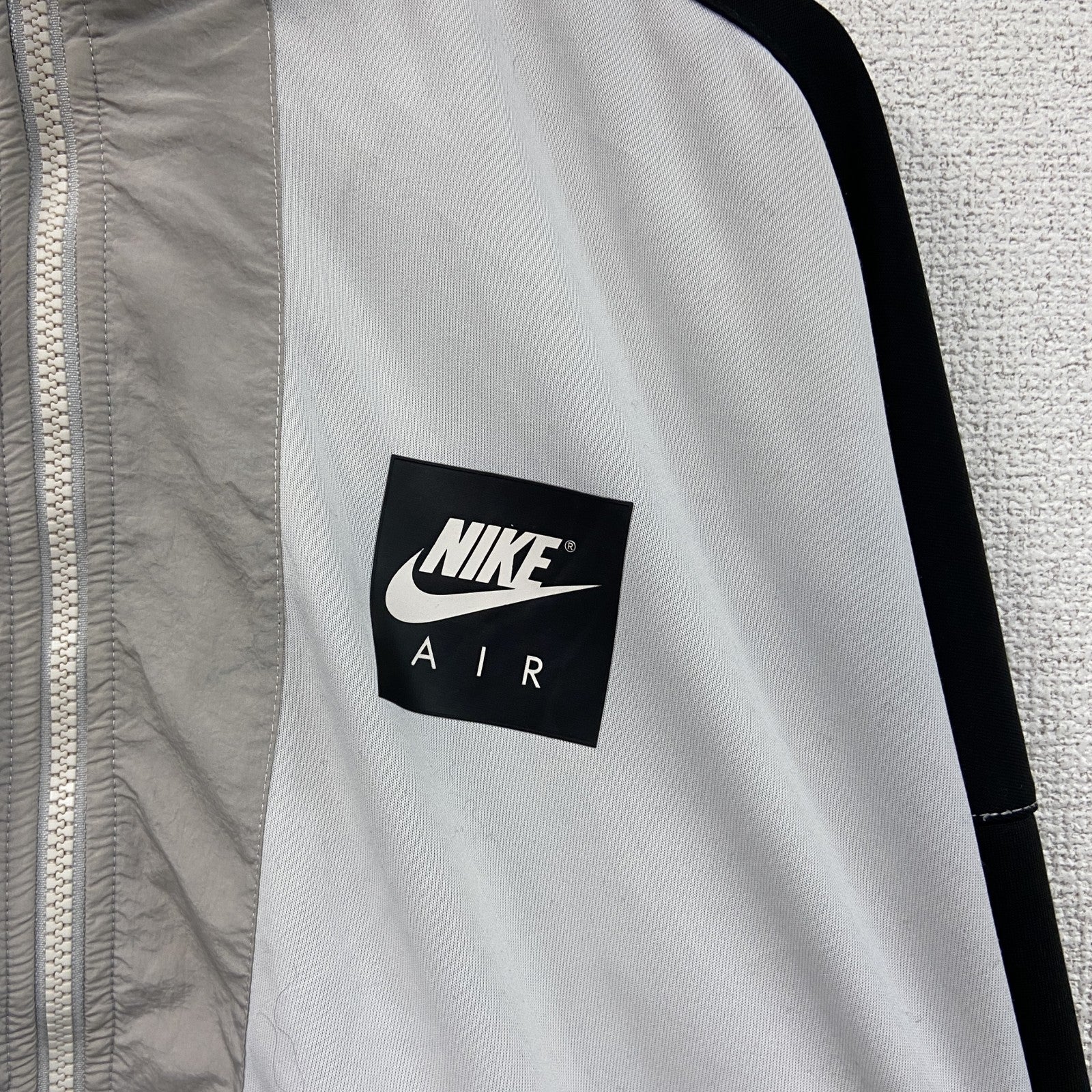 NIKE　ナイキ　トラックジャケット/ジャージ　ハーフジップ　黒　ブラック　白　ホワイト　Mサイズ