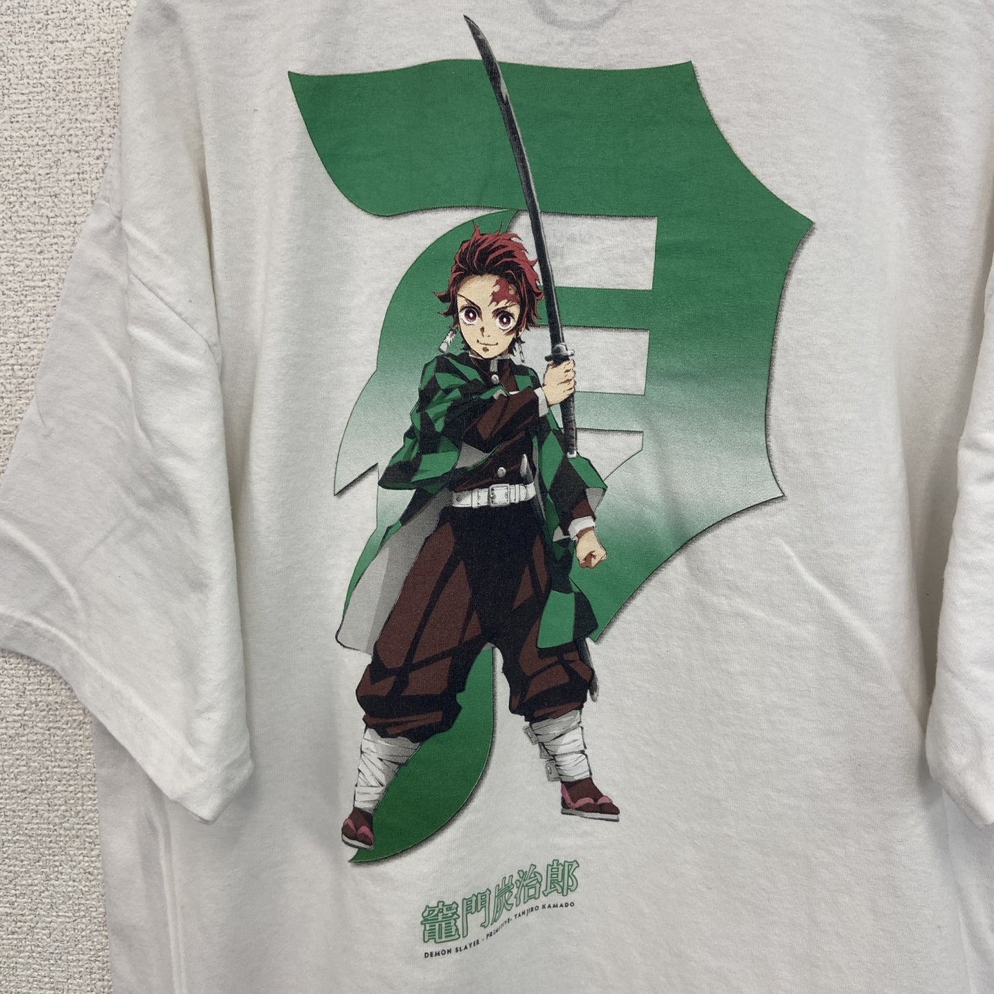 古着 used　DEMON SLAYER　半袖アニメプリントTシャツ　鬼滅の刃　竃門炭治郎　白　クルーネック　Lサイズ