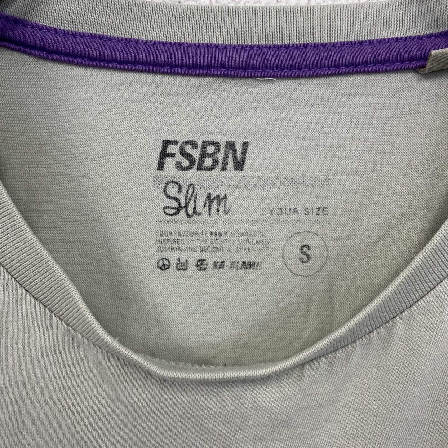 古着 used　半袖プリントTシャツ　モンスター　ゾンビ　灰色　紫　ライトグレー　パープル　クルーネック　レトロデザイン　Sサイズ