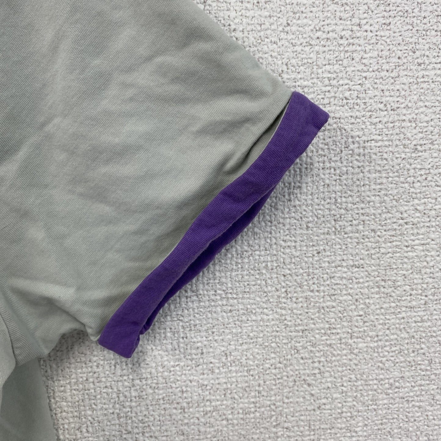 古着 used　半袖プリントTシャツ　モンスター　ゾンビ　灰色　紫　ライトグレー　パープル　クルーネック　レトロデザイン　Sサイズ