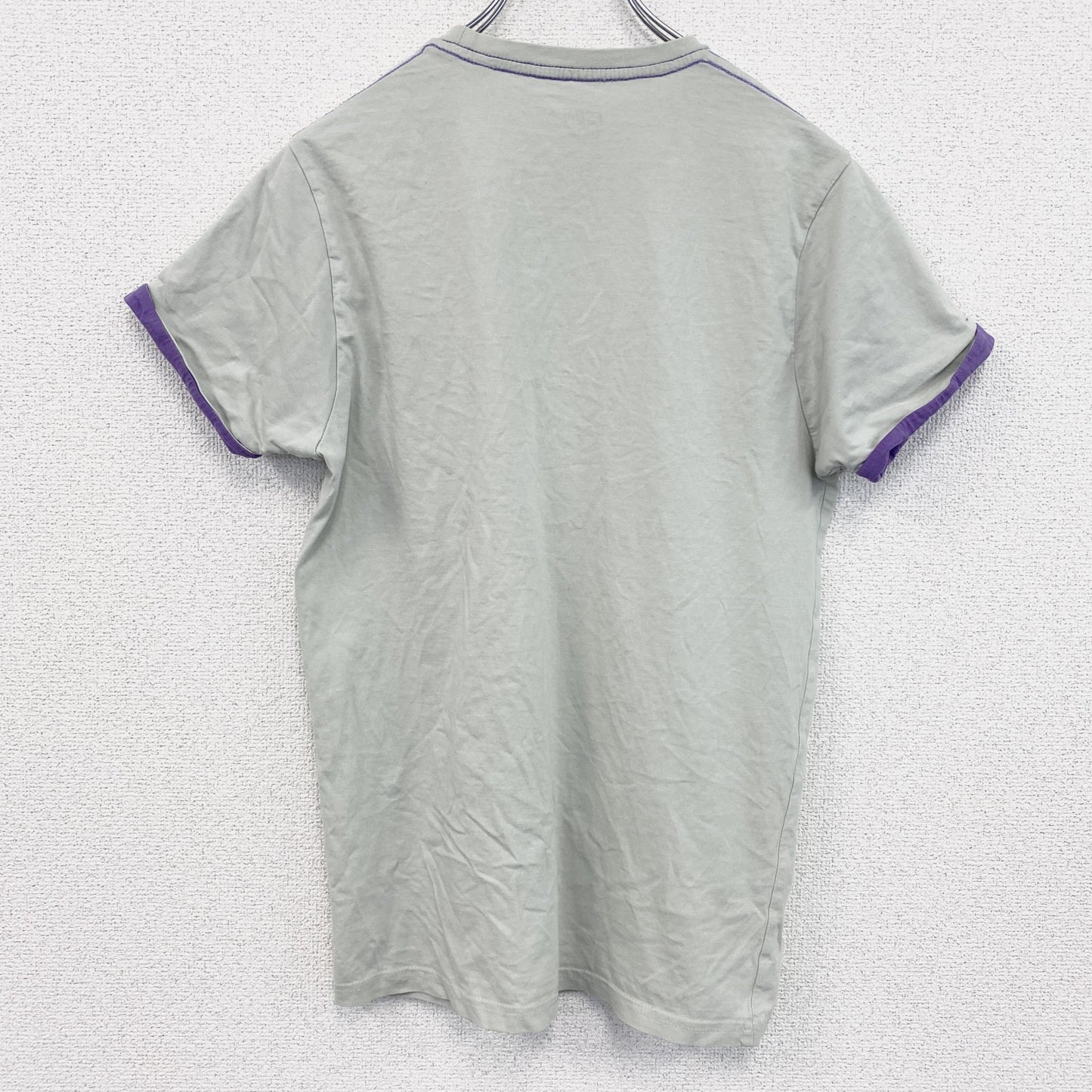 古着 used　半袖プリントTシャツ　モンスター　ゾンビ　灰色　紫　ライトグレー　パープル　クルーネック　レトロデザイン　Sサイズ
