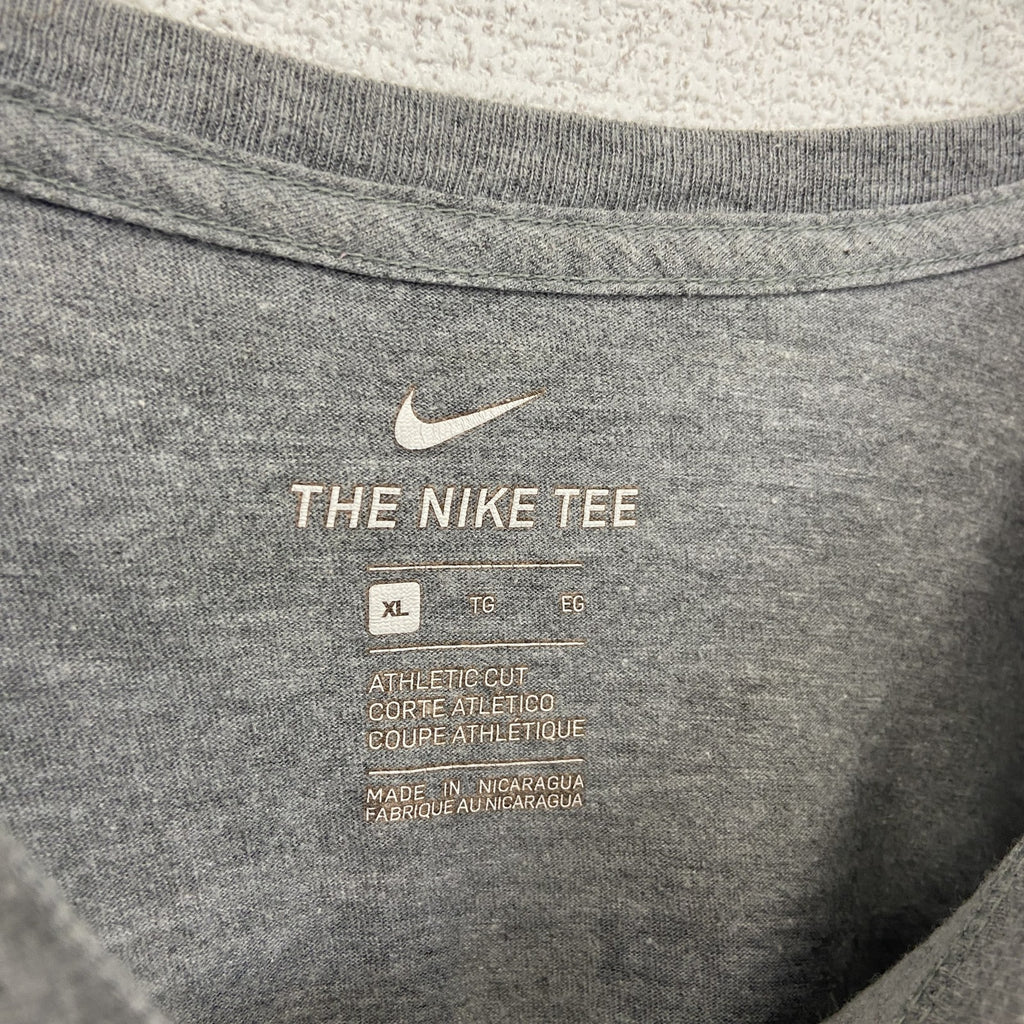 NIKE ナイキ　半袖プリントTシャツ　バスケットボール　スウッシュロゴ　グレー　クルーネック　XLサイズ