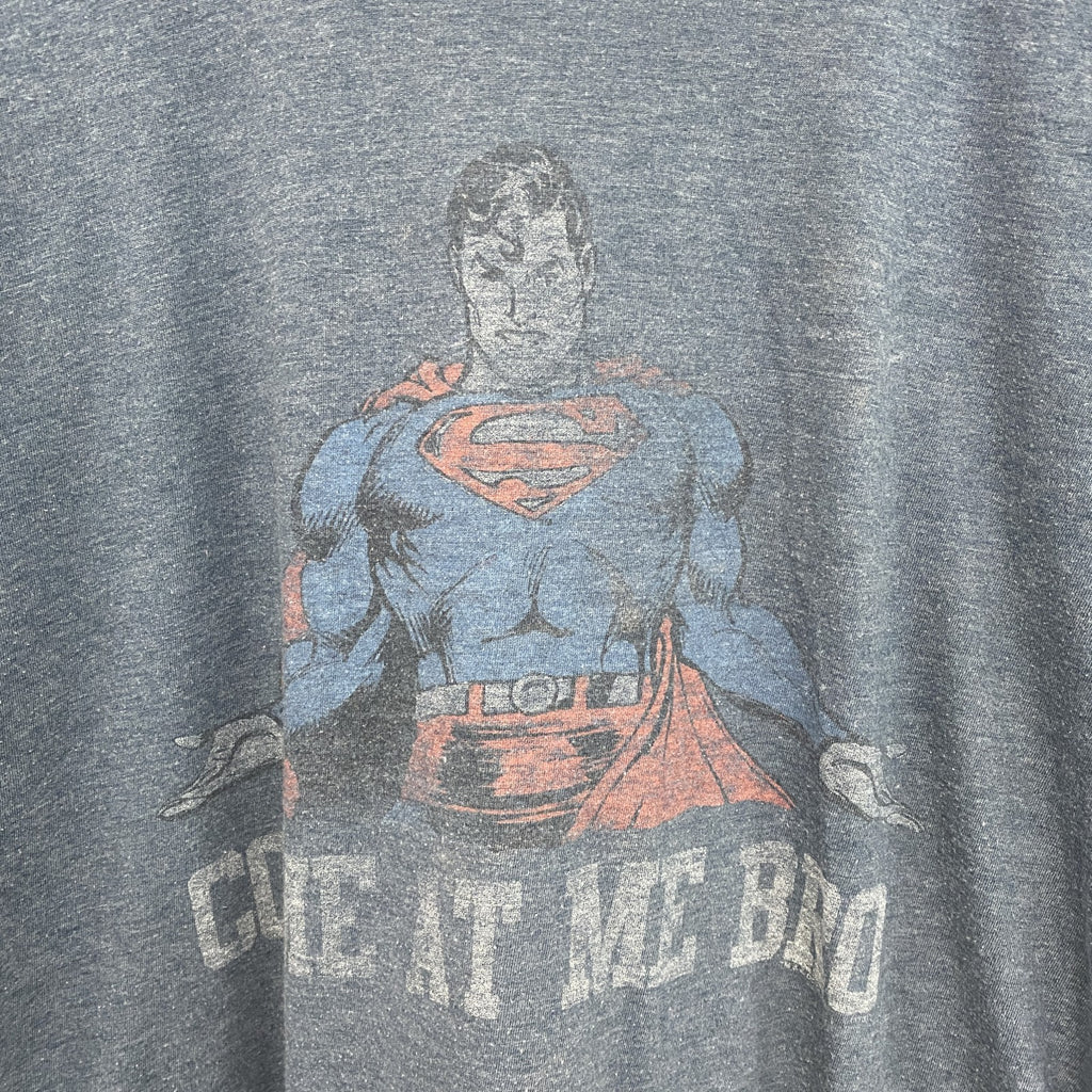 古着 used　半袖プリントTシャツ　スーパーマン　ディーシーコミックス　クルーネック　レトロデザイン　灰色　ダークグレー