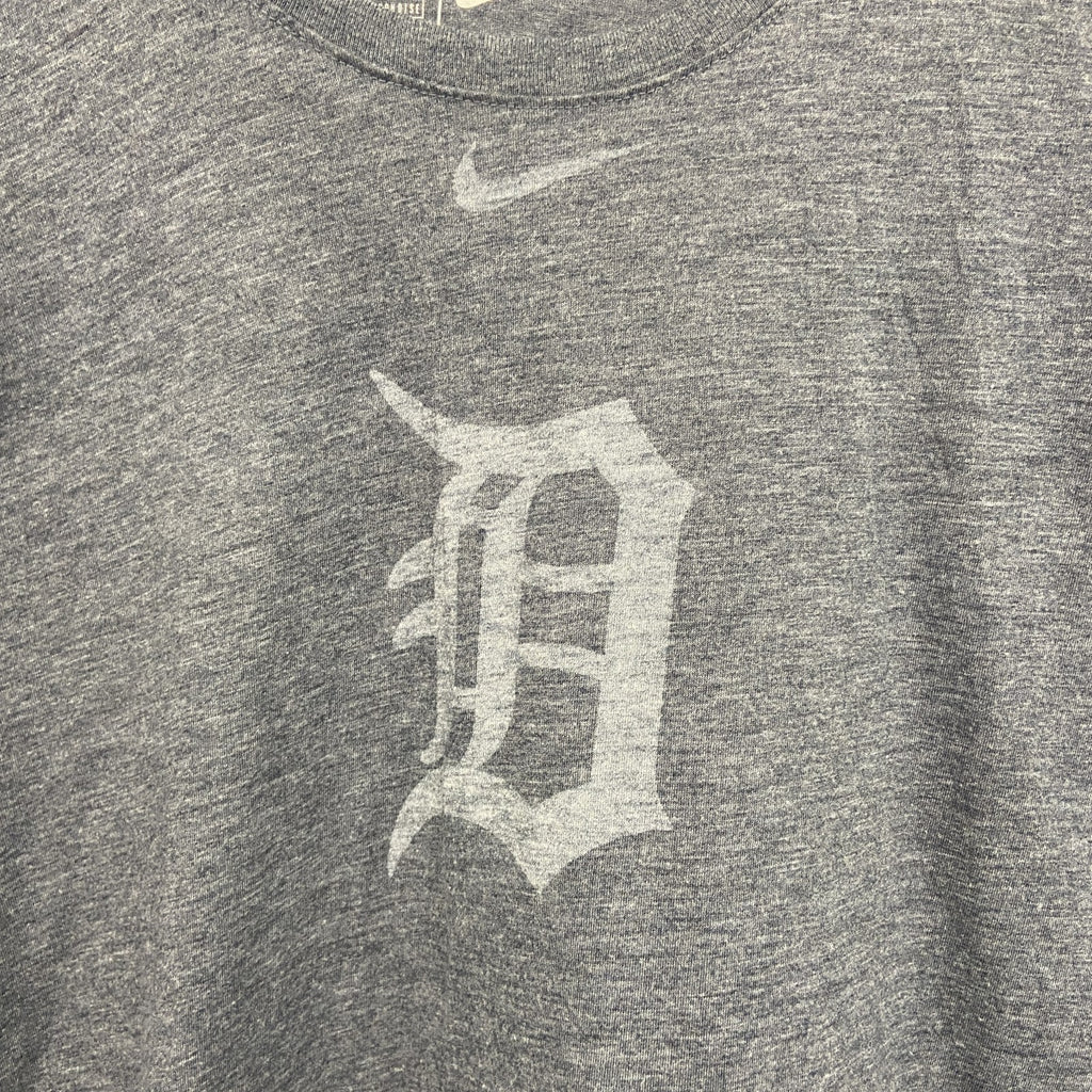 古着 used　NIKE ナイキ　半袖プリントTシャツ　DRI-FIT　スウッシュロゴ　グレー　クルーネック　カジュアル　Lサイズ
