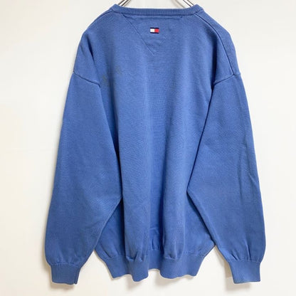 古着 used　TOMMYHILFIGER　トミーヒルフィガー　長袖Vネックワンポイント刺スウェット　トレーナー　水色　Lサイズ