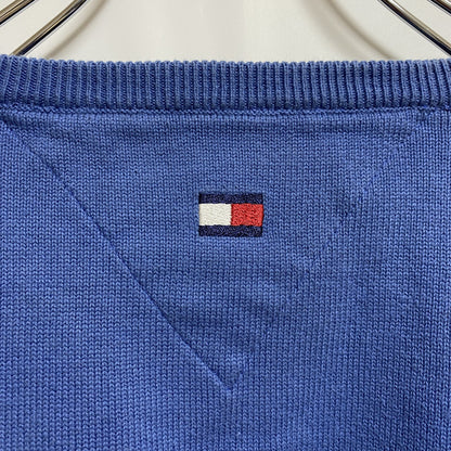 古着 used　TOMMYHILFIGER　トミーヒルフィガー　長袖Vネックワンポイント刺スウェット　トレーナー　水色　Lサイズ