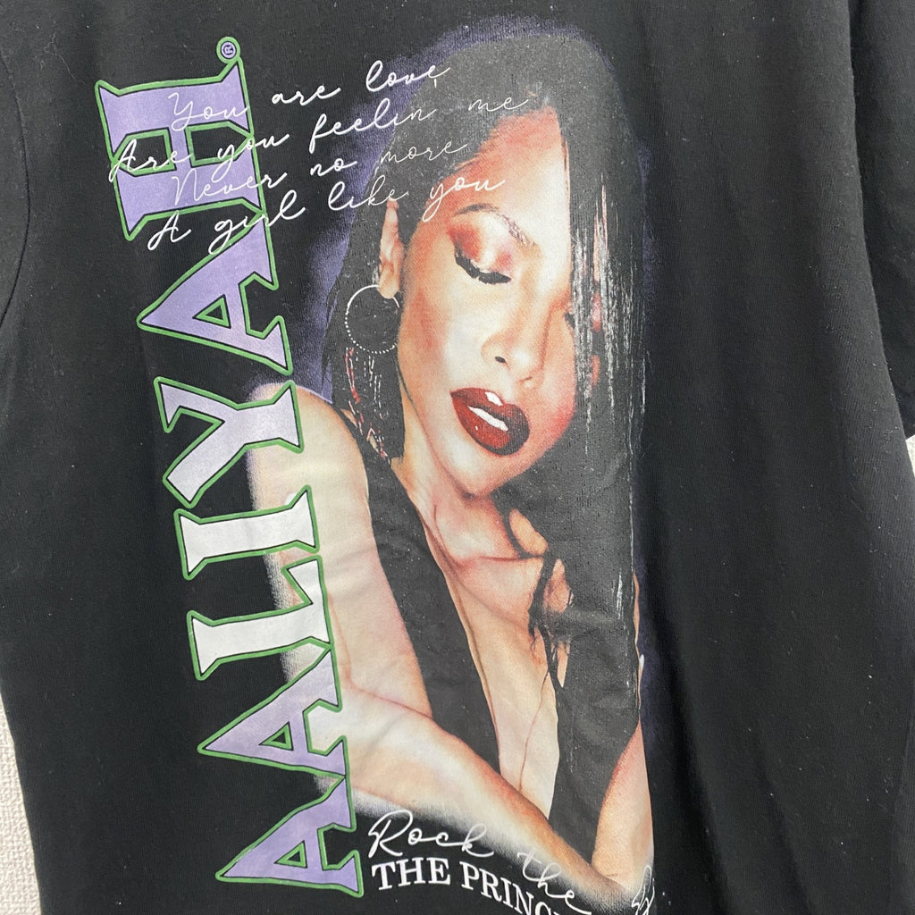 古着 used 　半袖音楽プリントTシャツ　アリーヤ　ヒップホップ　クルーネック　黒　ブラック　レトロデザイン　Lサイズ