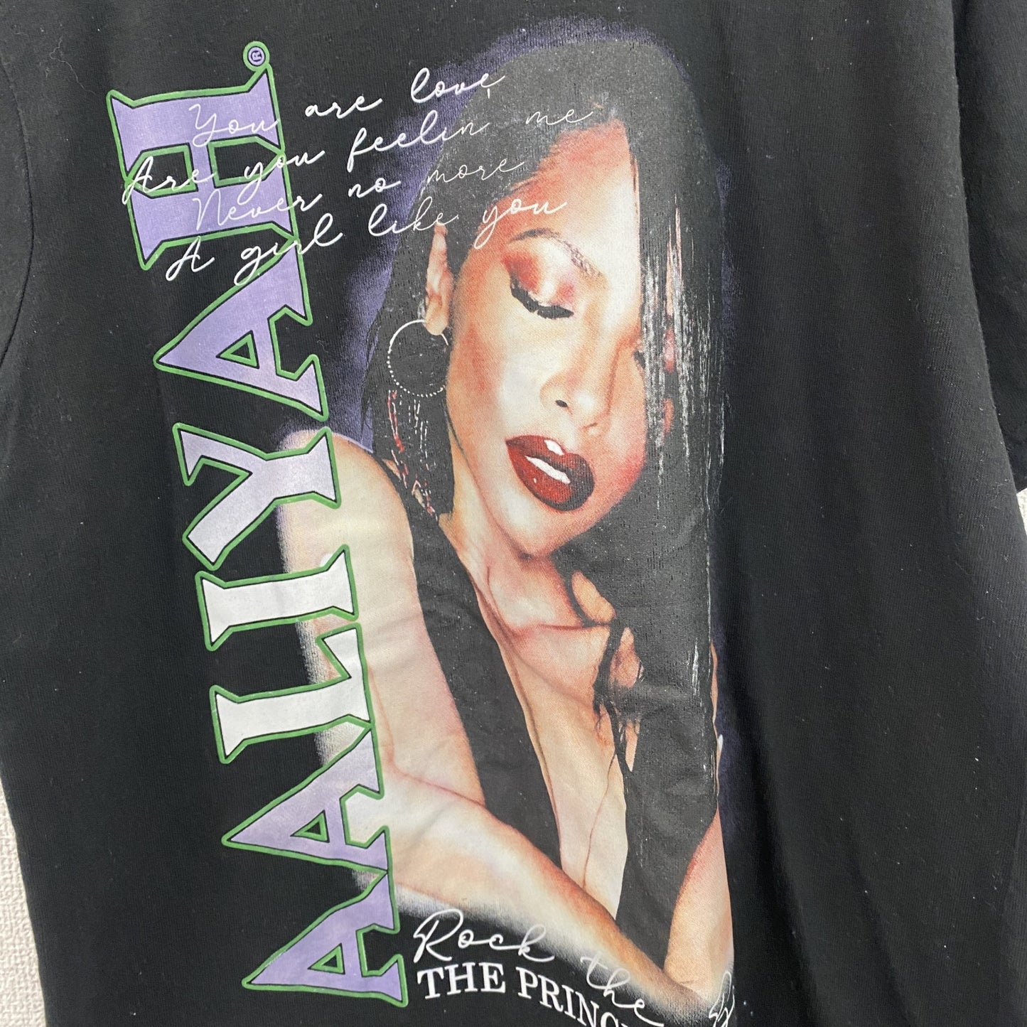 古着 used 　半袖音楽プリントTシャツ　アリーヤ　ヒップホップ　クルーネック　黒　ブラック　レトロデザイン　Lサイズ