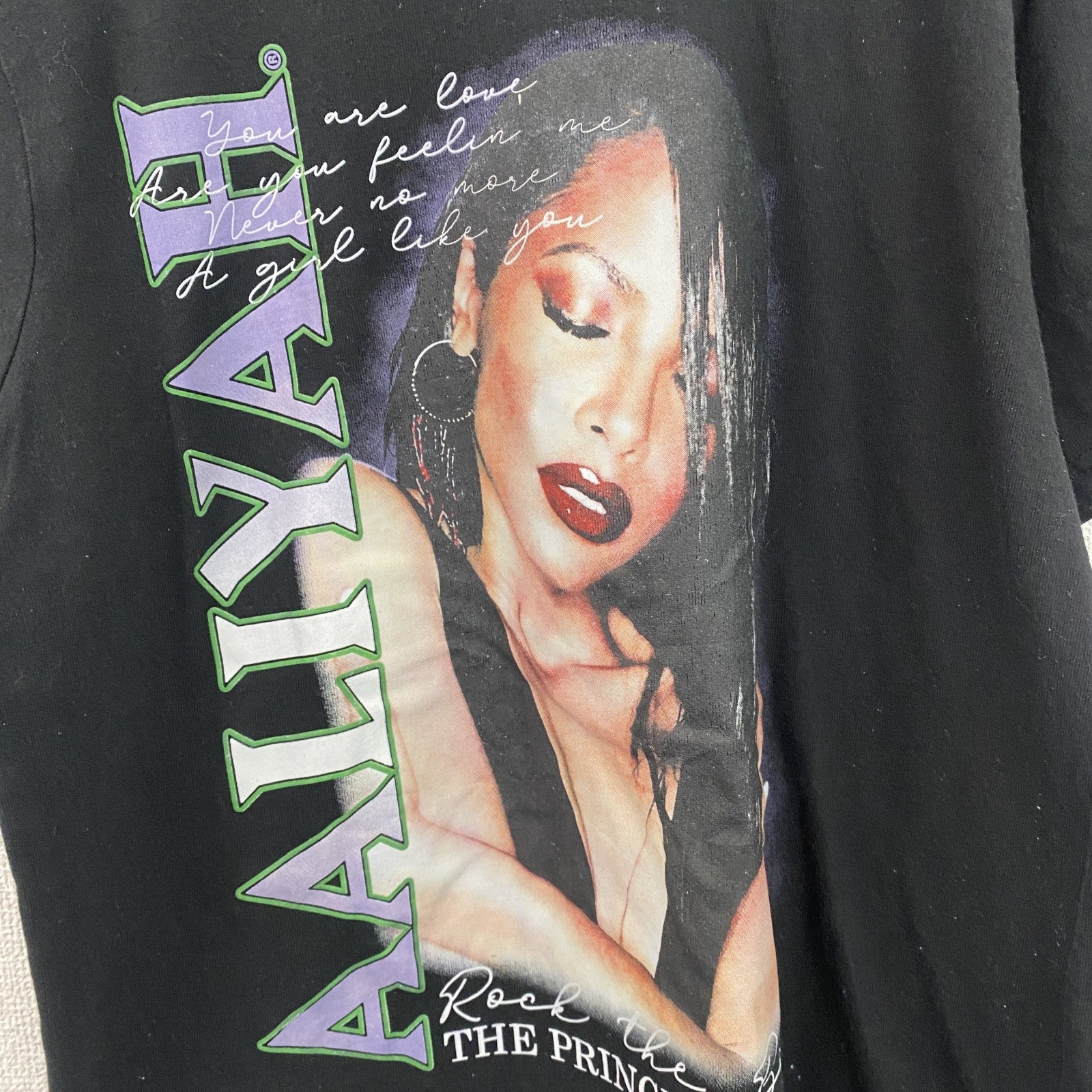 古着 used 　半袖音楽プリントTシャツ　アリーヤ　ヒップホップ　クルーネック　黒　ブラック　レトロデザイン　Lサイズ