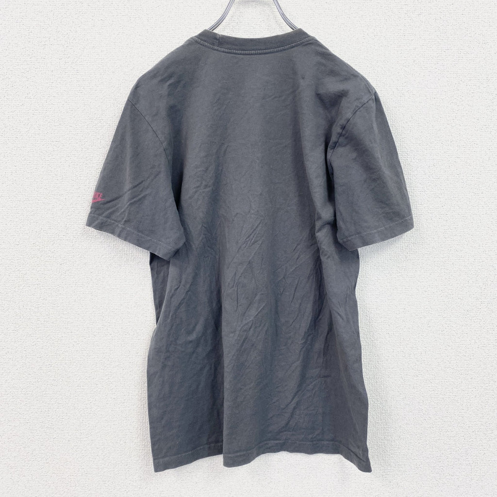 古着 used　ナイキ　NIKE　半袖プリントTシャツ　スニーカー　灰色　グレー　クルーネック　レトロデザイン　Sサイズ
