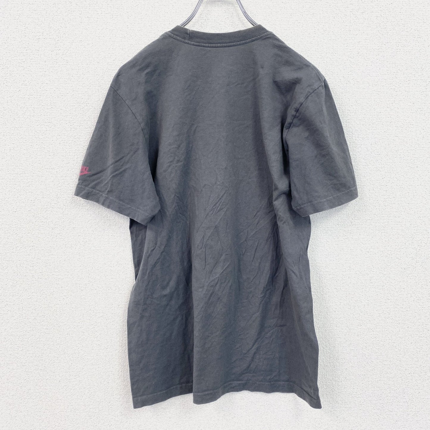 古着 used　ナイキ　NIKE　半袖プリントTシャツ　スニーカー　灰色　グレー　クルーネック　レトロデザイン　Sサイズ