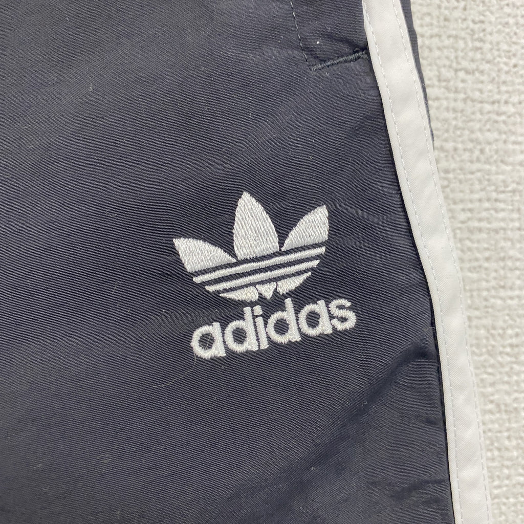 adidas　アディダス　ハーフパンツ/ショートパンツ　トレフォイルロゴ　刺繍ロゴ　スリーストライプス　黒　ブラック　Sサイズ