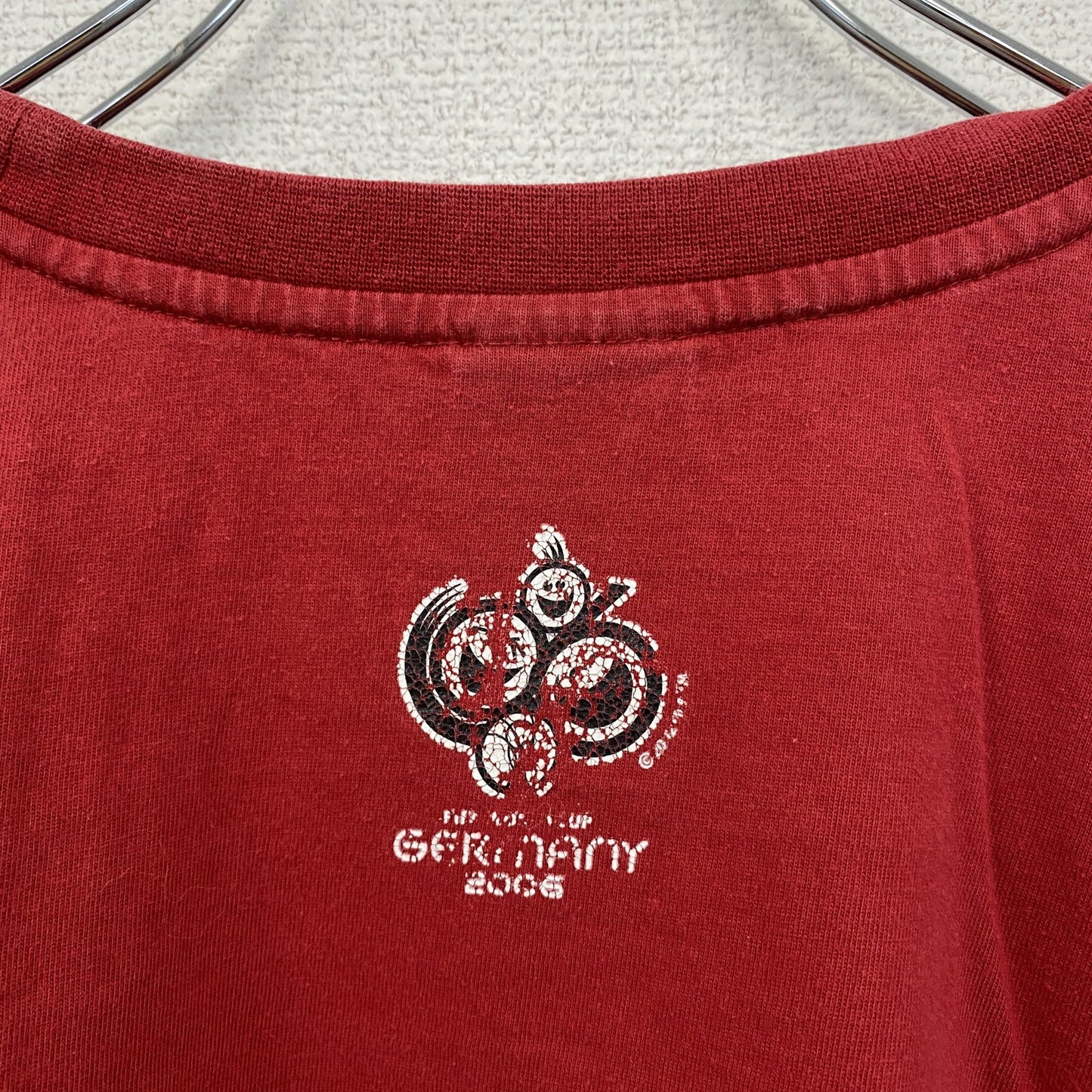 古着 used　GERMANY　半袖プリントTシャツ　BERLIN　FIFA　カジュアルデザイン　赤　クルーネック　Mサイズ