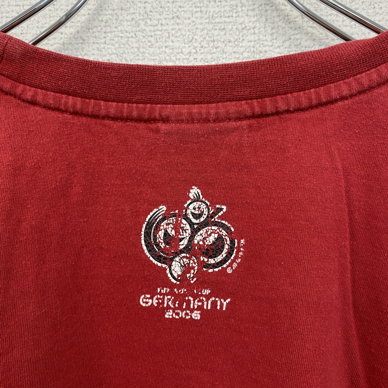 古着 used　GERMANY　半袖プリントTシャツ　BERLIN　FIFA　カジュアルデザイン　赤　クルーネック　Mサイズ
