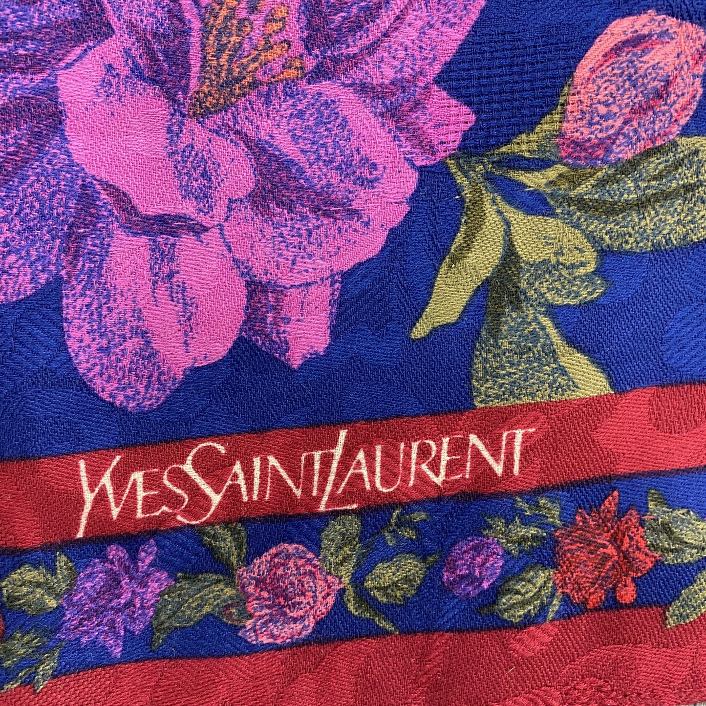 Yves Saint Laurent　イヴサンローラン　スカーフ　花柄　マルチカラー
