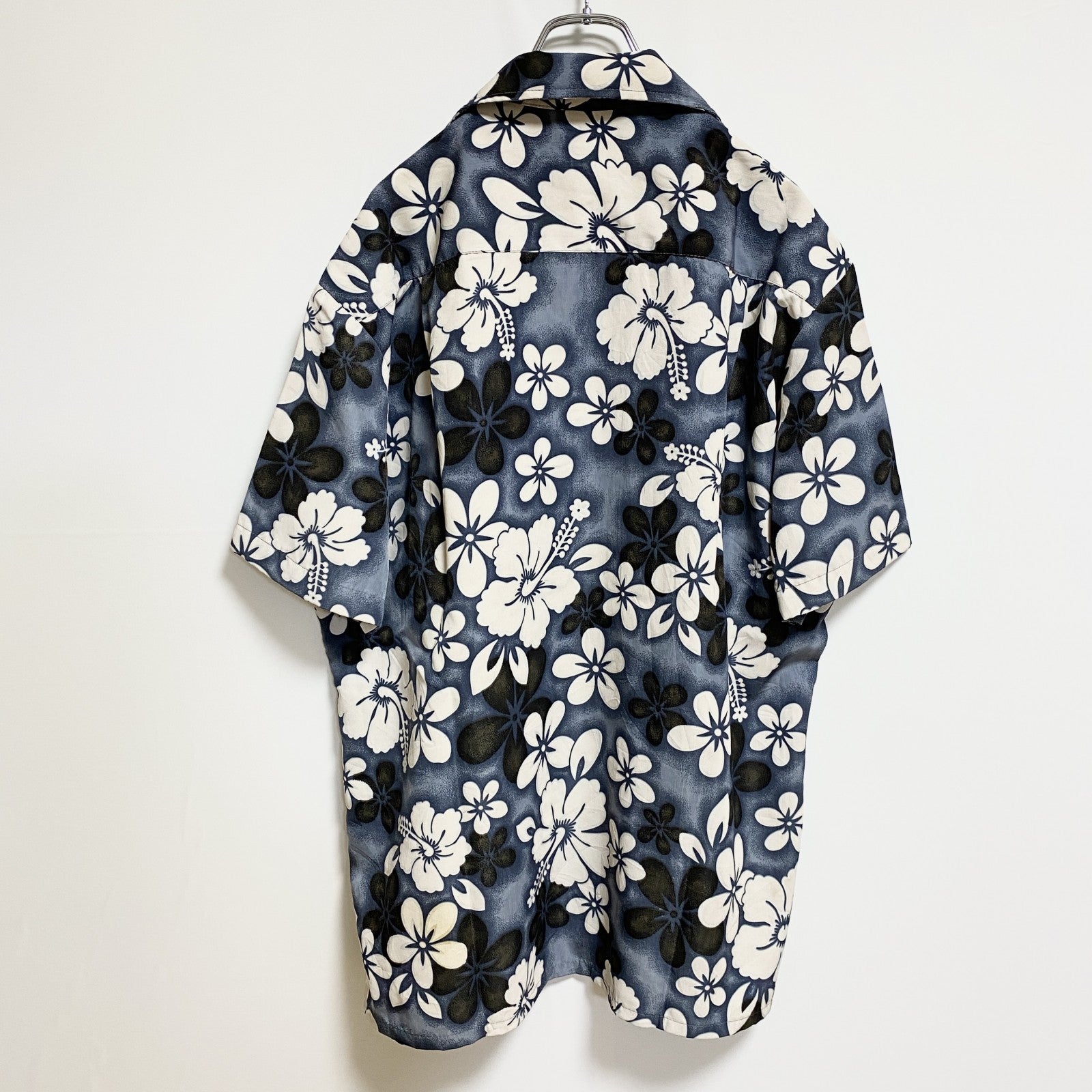 古着 used　RoundyBay　半袖開襟アロハシャツ　オープンカラーシャツ　花柄　総柄　ネイビー　レトロデザイン　Lサイズ