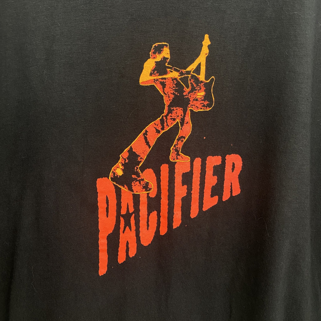 半袖プリントバンドTシャツ　人物T　PACIFIER　クルーネック　黒　ブラック　Sサイズ
