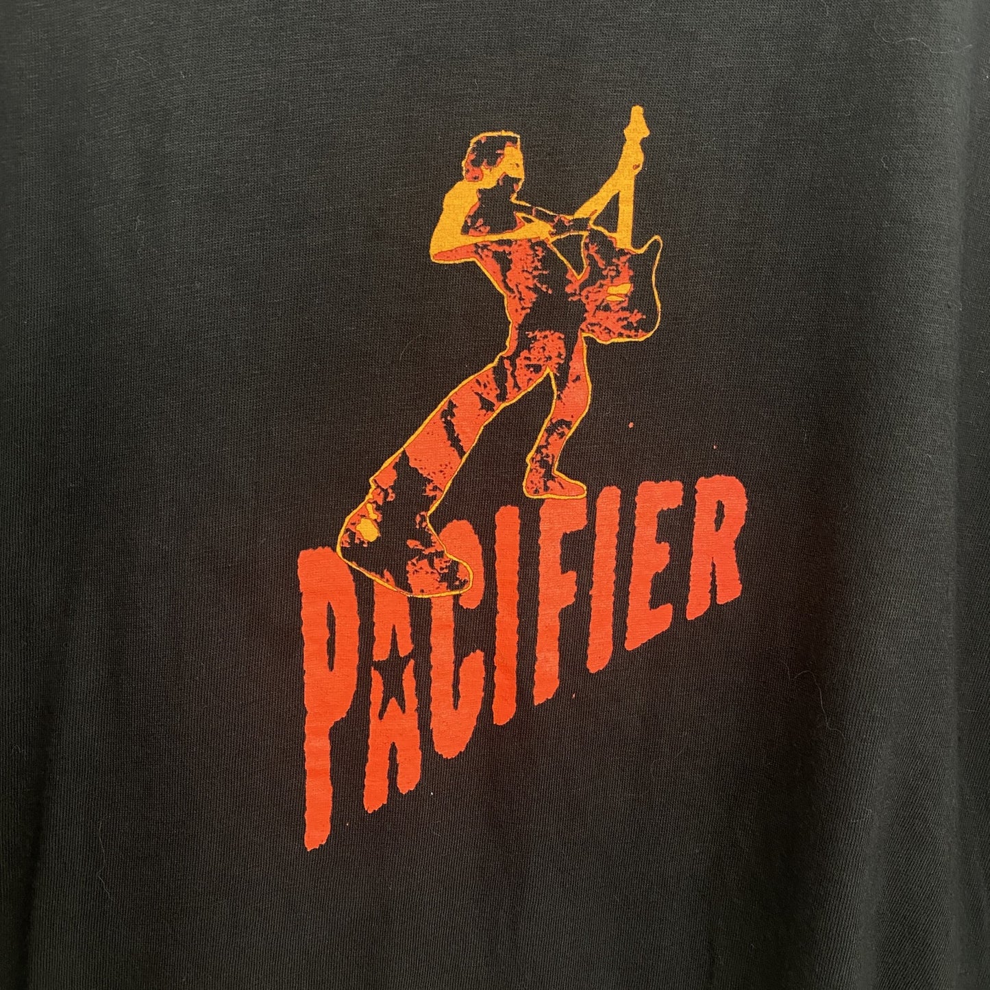 半袖プリントバンドTシャツ　人物T　PACIFIER　クルーネック　黒　ブラック　Sサイズ