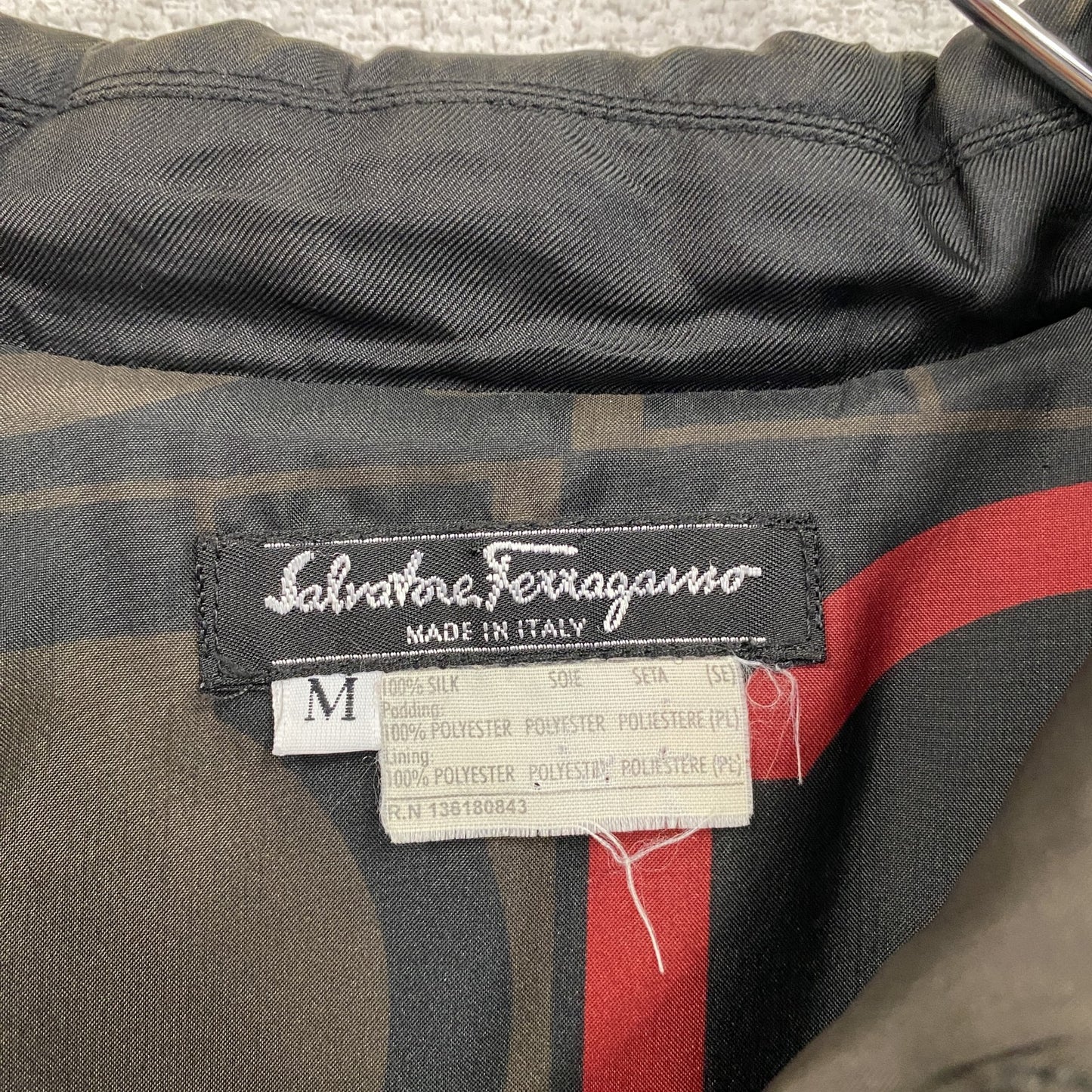 Salvatore Ferragamo　サルヴァトーレフェラガモ　キルティングジャケット　中綿入り　黒　ブラック　Mサイズ