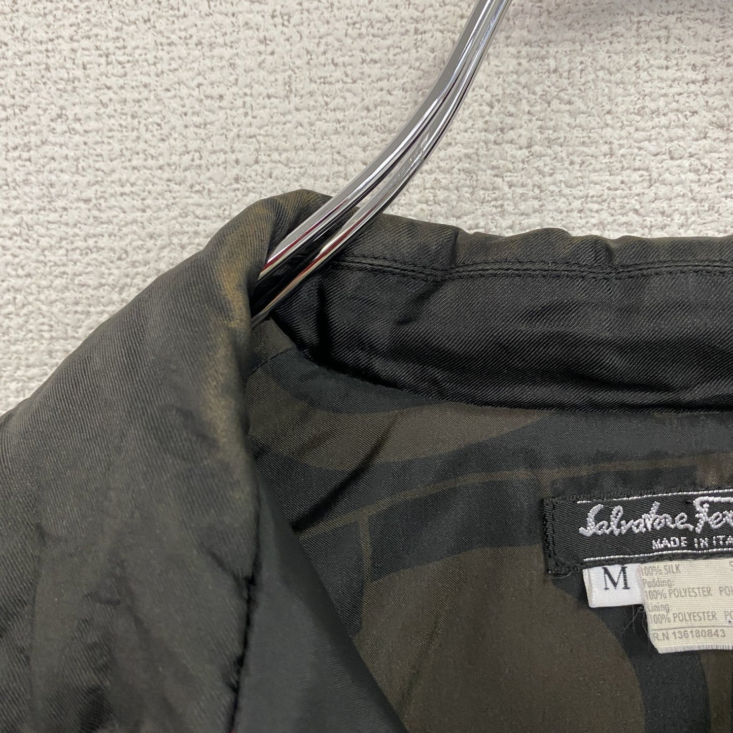Salvatore Ferragamo　サルヴァトーレフェラガモ　キルティングジャケット　中綿入り　黒　ブラック　Mサイズ
