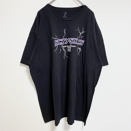 古着 used　SOCIETY　半袖ロゴプリントTシャツ　黒　ブラック　稲妻　雷　レトロデザイン　ビッグシルエット　3XLサイズ