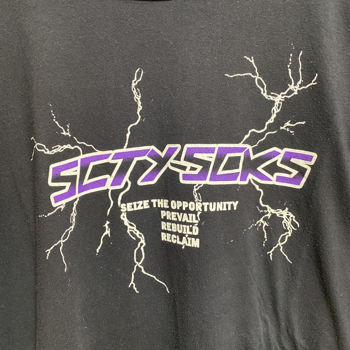 古着 used　SOCIETY　半袖ロゴプリントTシャツ　黒　ブラック　稲妻　雷　レトロデザイン　ビッグシルエット　3XLサイズ