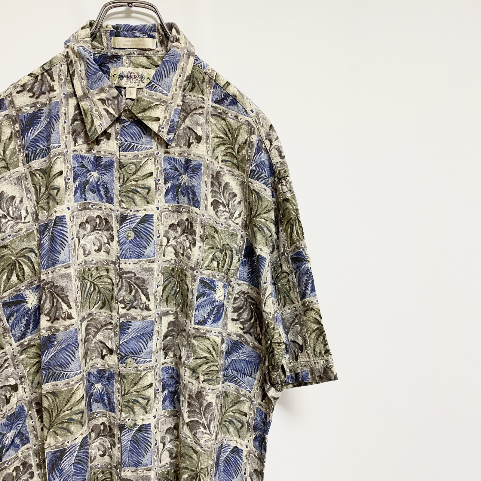 古着 used　CAMPIA　半袖総柄シャツ　レーヨンシャツ　アロハ柄　マルチカラー　レトロデザイン　個性的　　Lサイズ