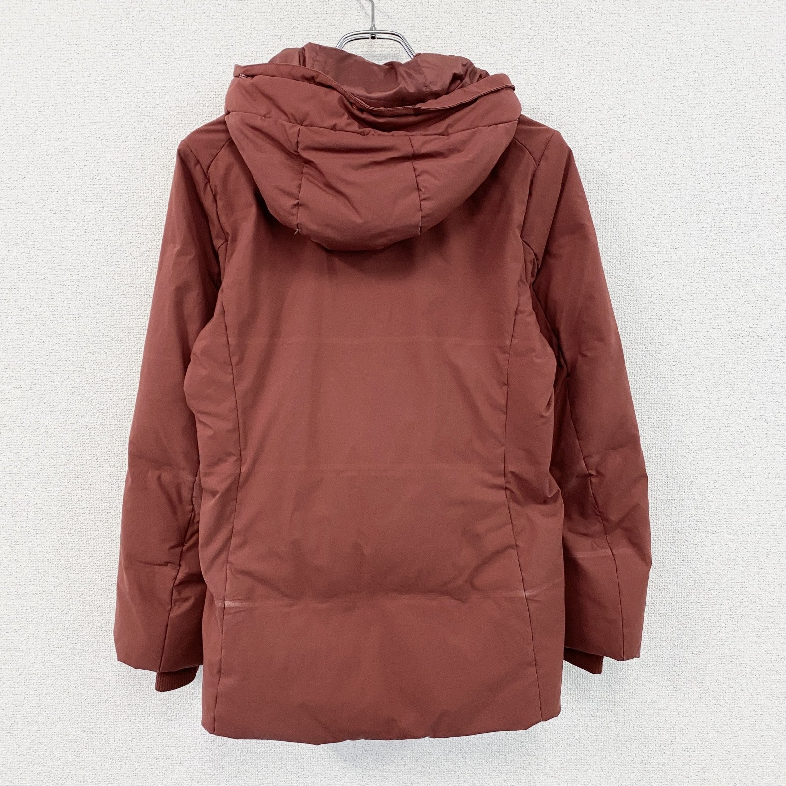 UNIQLO　ユニクロ　シームレスダウンパーカ　ダウン90%　ボルドー　Mサイズ