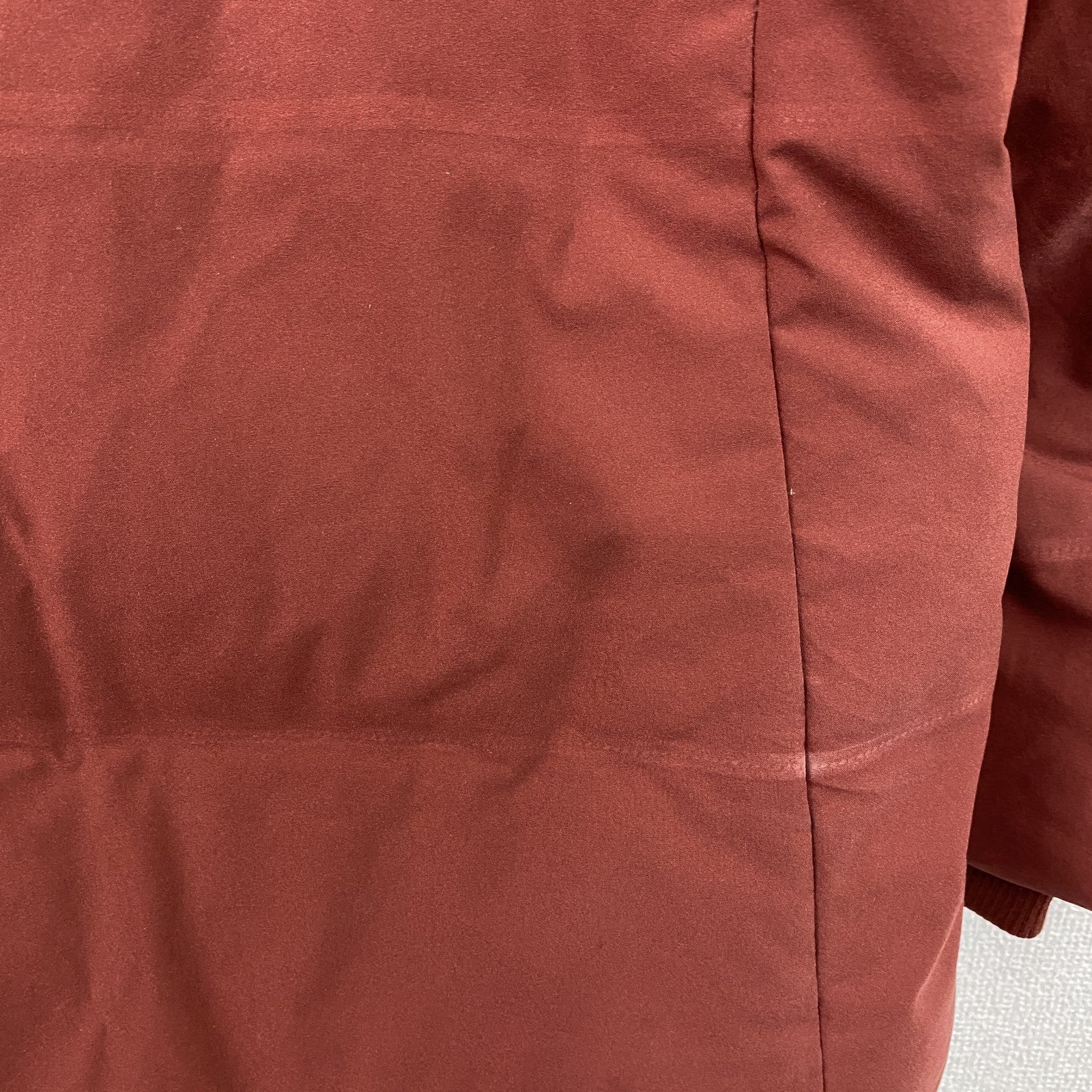 UNIQLO　ユニクロ　シームレスダウンパーカ　ダウン90%　ボルドー　Mサイズ