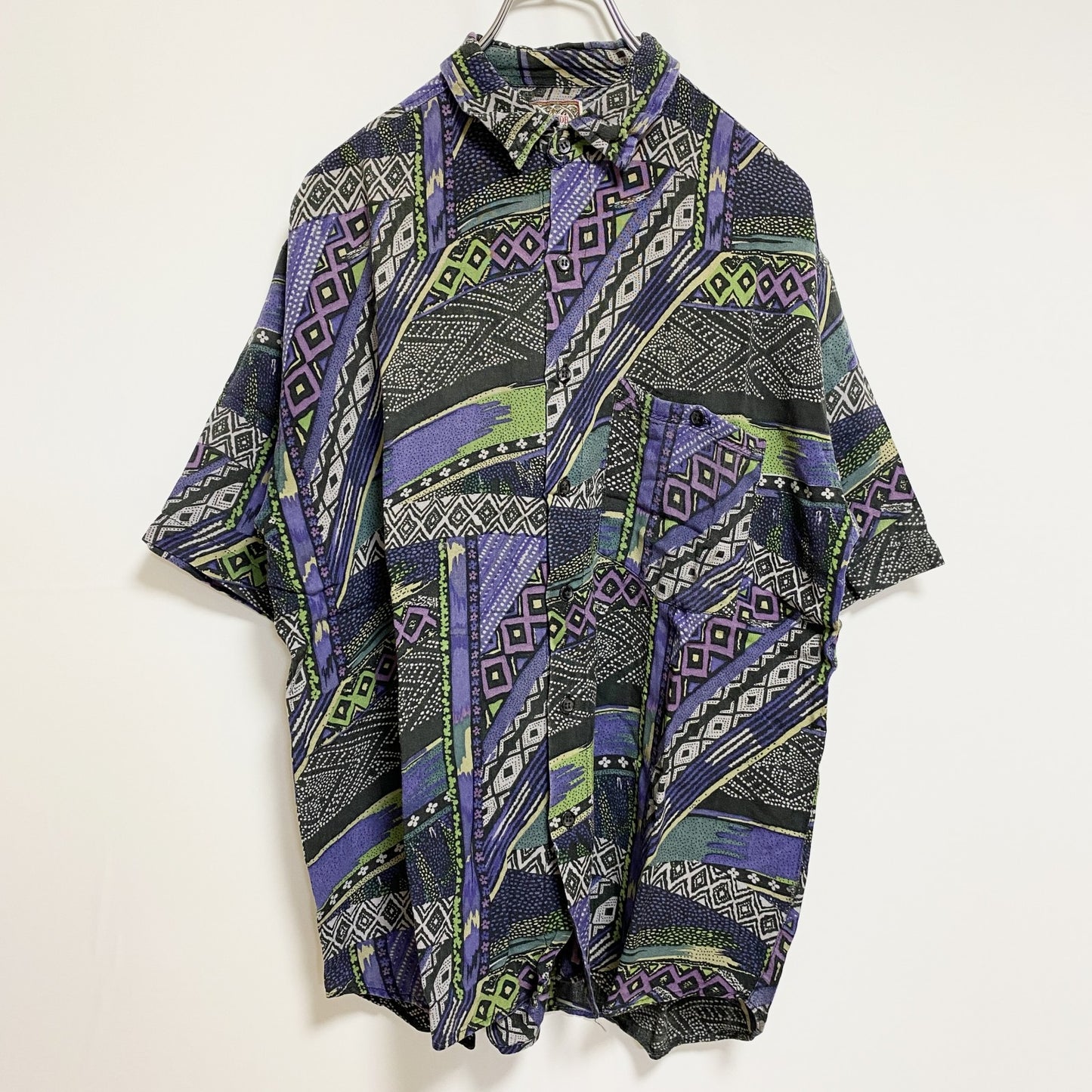 古着 used　REACTOR　半袖総柄シャツ　レーヨンシャツ　マルチカラー　幾何学模様　レトロデザイン　個性的　Lサイズ