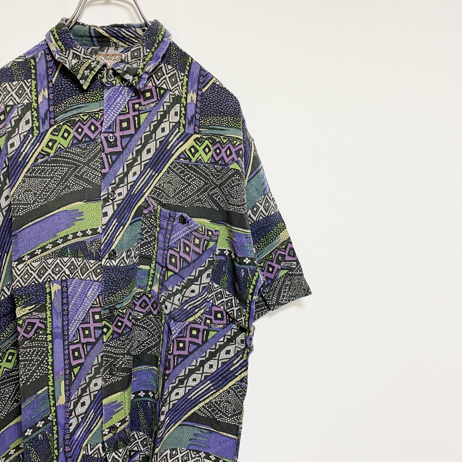 古着 used　REACTOR　半袖総柄シャツ　レーヨンシャツ　マルチカラー　幾何学模様　レトロデザイン　個性的　Lサイズ