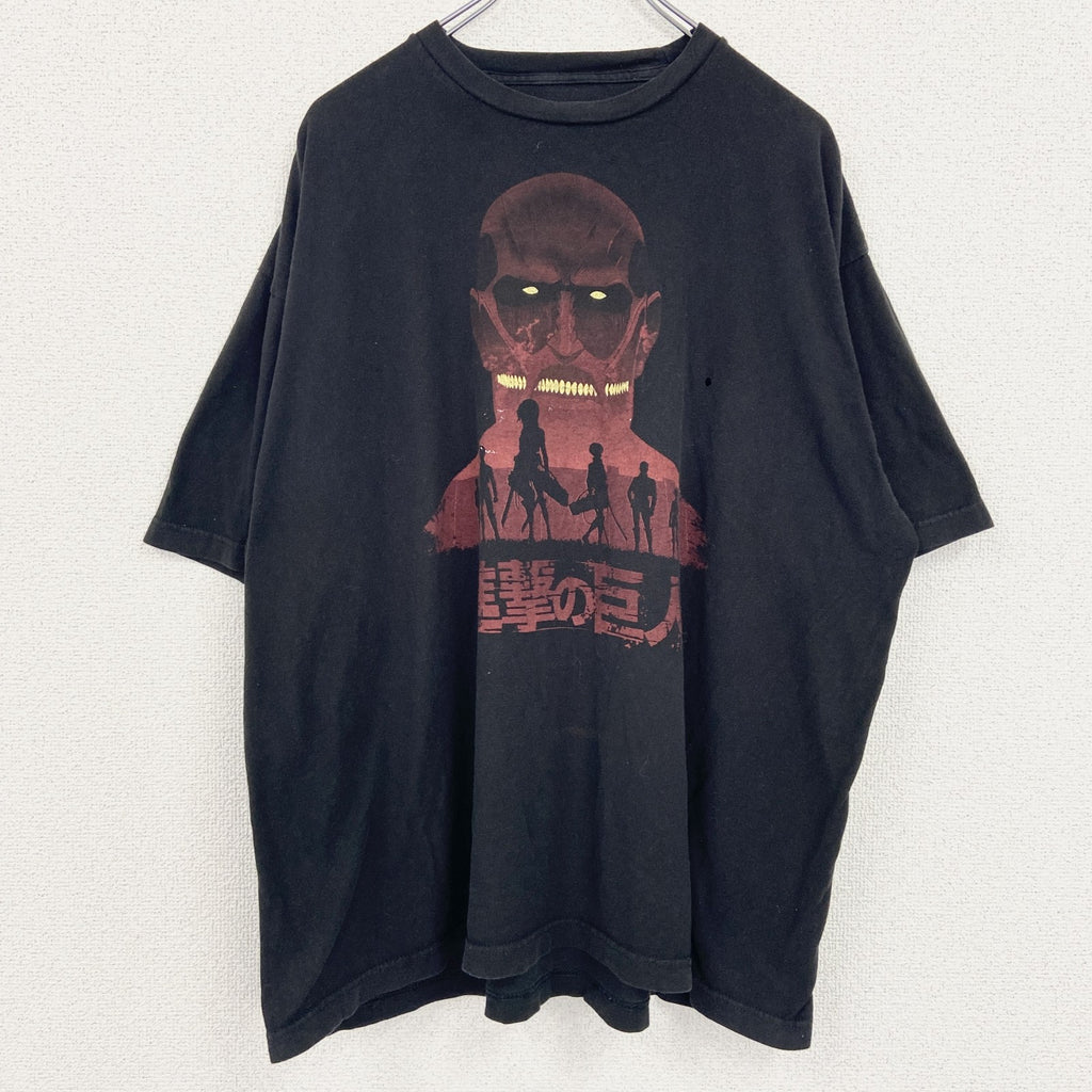 古着 used　進撃の巨人　半袖アニメプリントTシャツ　漫画　キャラクター　レトロデザイン　クルーネック　黒　ブラック　