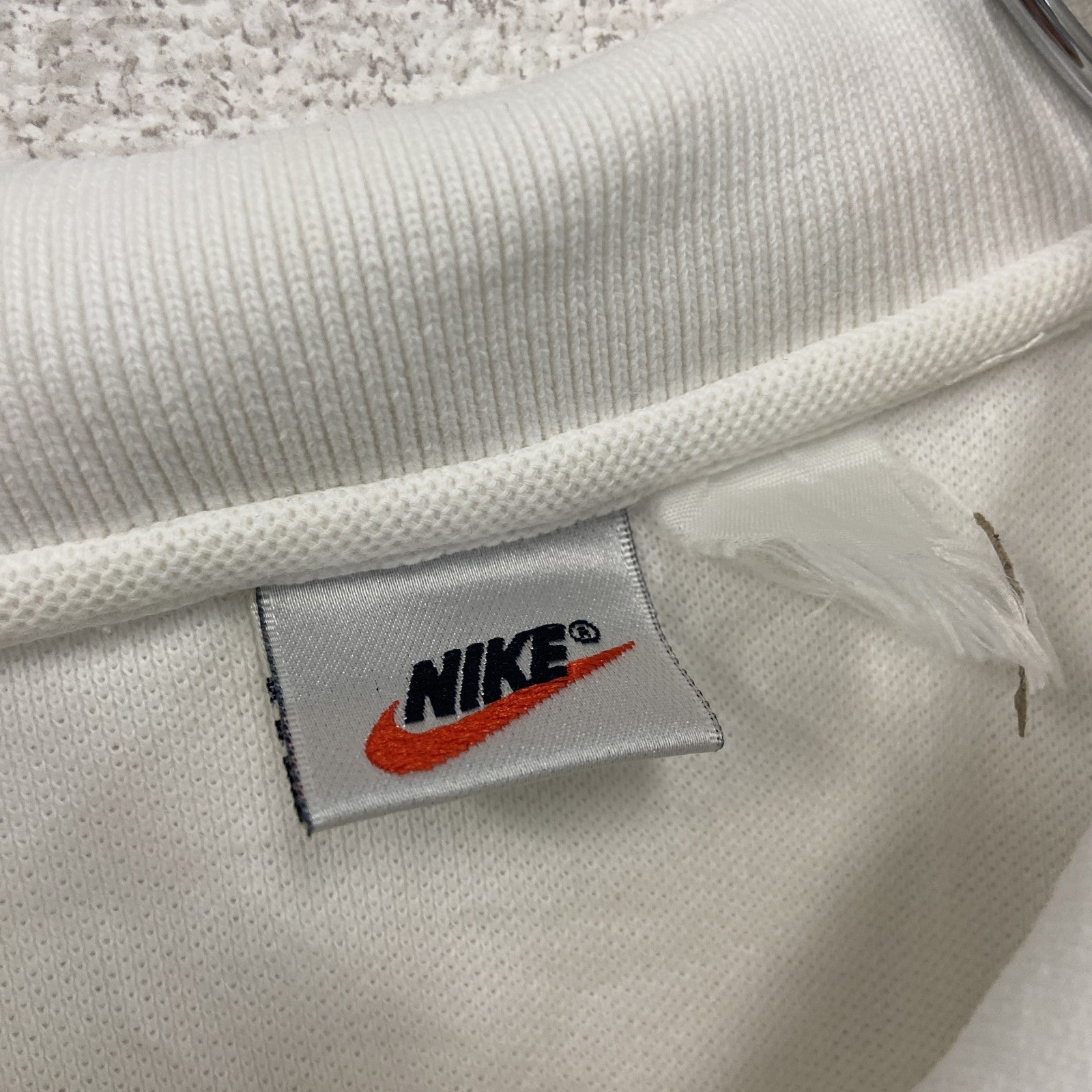 NIKE　ナイキ　半袖ポロシャツ　刺繡ロゴ　白　ホワイト
